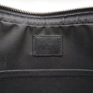 Secondhand Louis Vuitton Trio Messenger Gris Monogram Shadow M46603 shoulderbag | stylenewstar