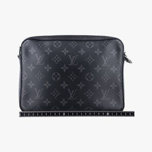 Secondhand Louis Vuitton Trio Messenger Gris Monogram Shadow M46603 shoulderbag | stylenewstar