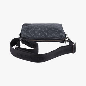 Secondhand Louis Vuitton Trio Messenger Gris Monogram Shadow M46603 shoulderbag | stylenewstar