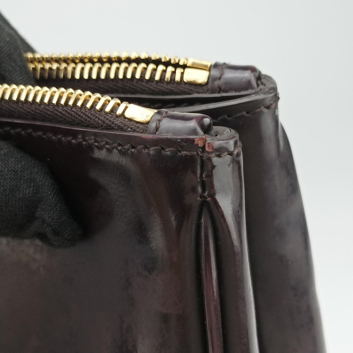 Pre-owned Prada Galleria Purple patent BN2274 handbag | stylenewstar