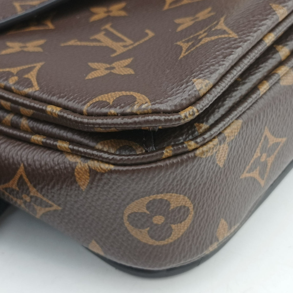 Pre-owned Louis Vuitton Pochette Metis MM Brown Monogram canvas M44875 shoulderbag | stylenewstar