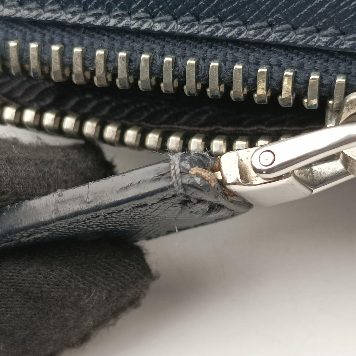Vintage Prada business bag briefcase Navy SAFFIANO Leather 2VE363 handbag | stylenewstar