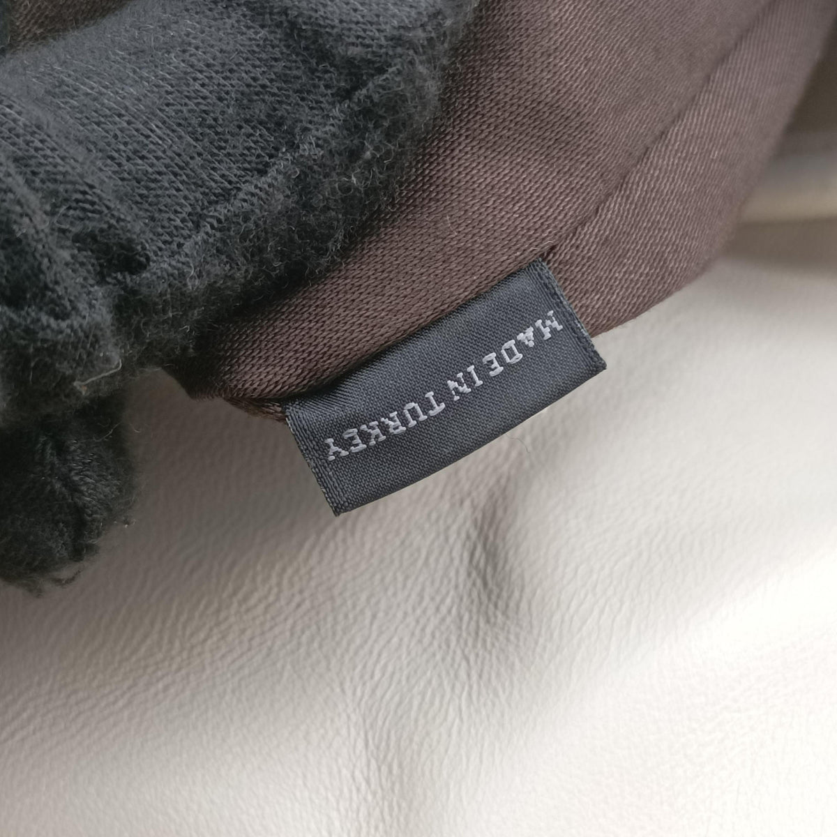 Secondhand Miu Miu Coffer Matelasse Grey Leather  shoulderbag | stylenewstar