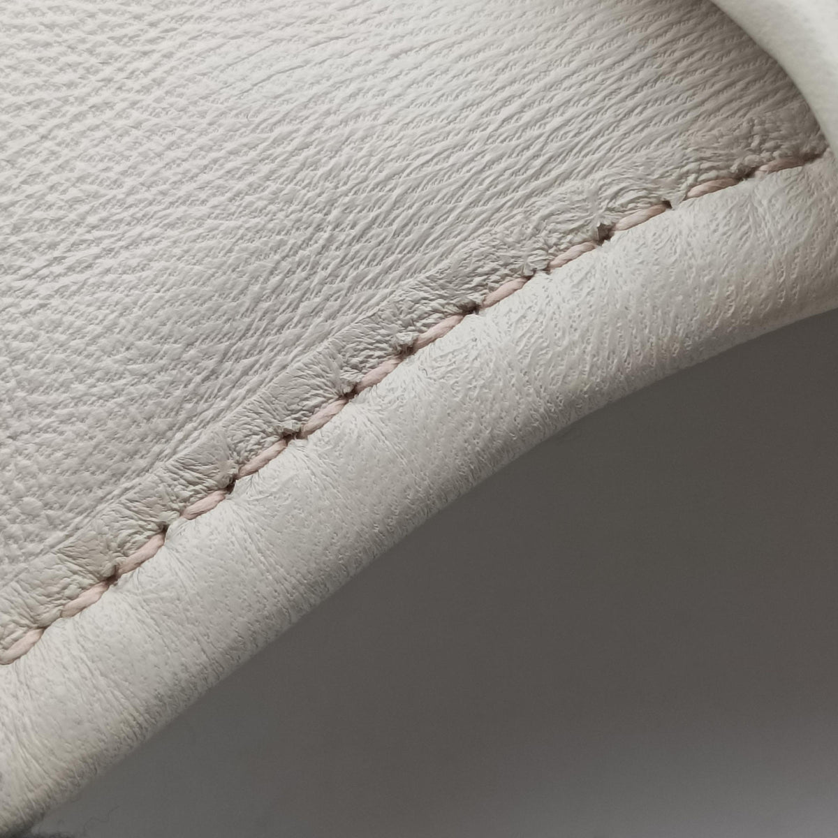 Secondhand Miu Miu Coffer Matelasse Grey Leather  shoulderbag | stylenewstar