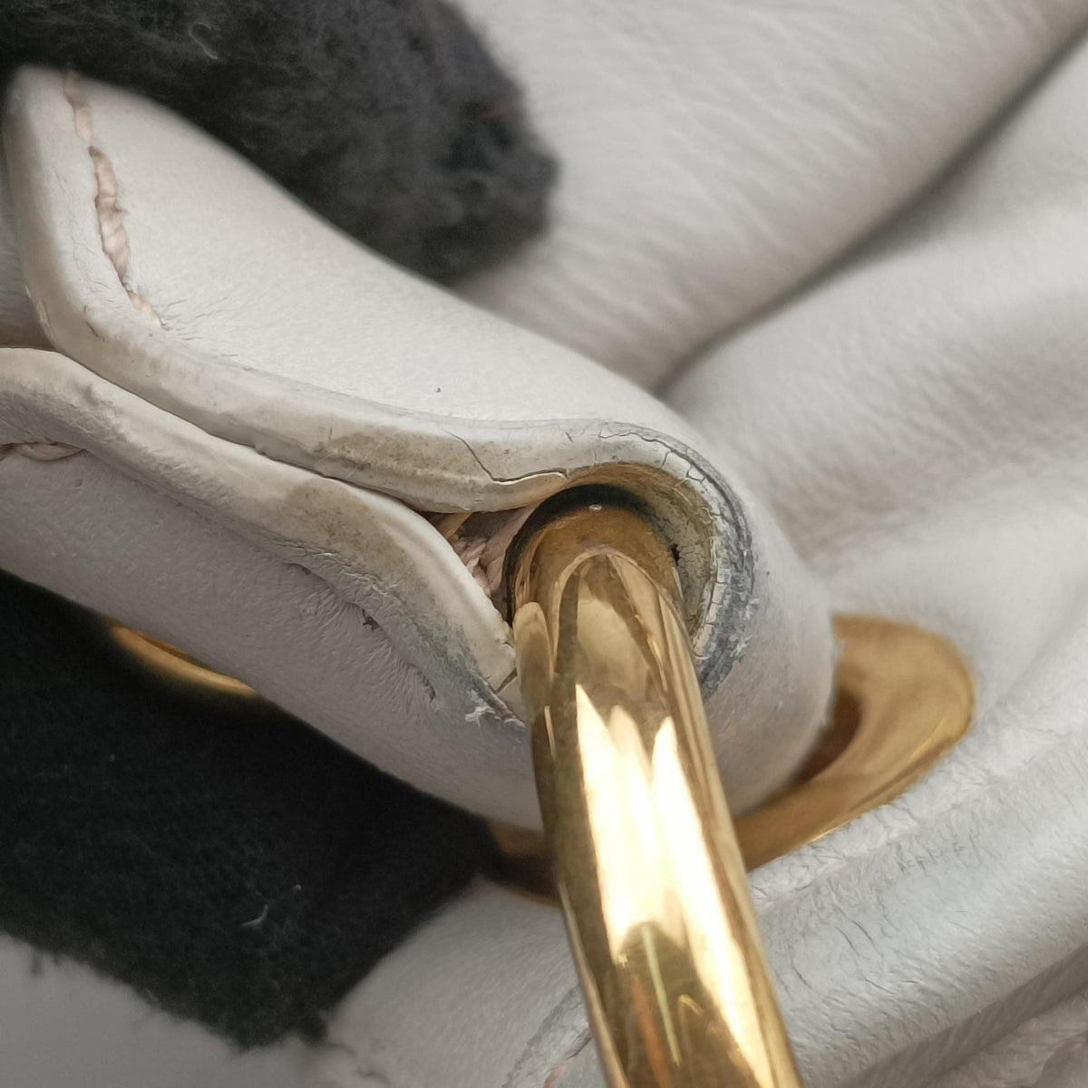 Secondhand Miu Miu Coffer Matelasse Grey Leather  shoulderbag | stylenewstar