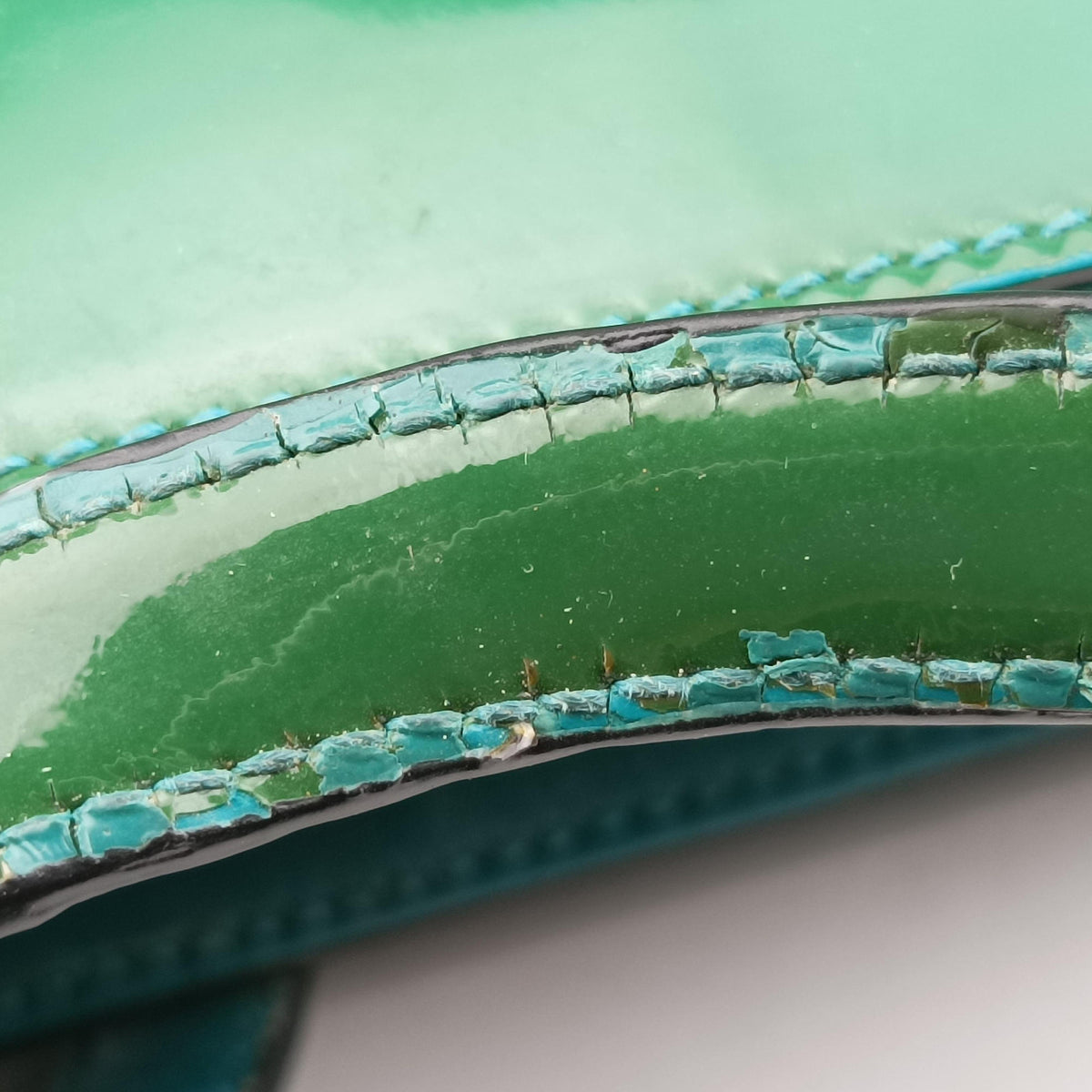 Pre-owned Gucci Bright Bit Green Patent Leather 319795 shoulderbag | stylenewstar