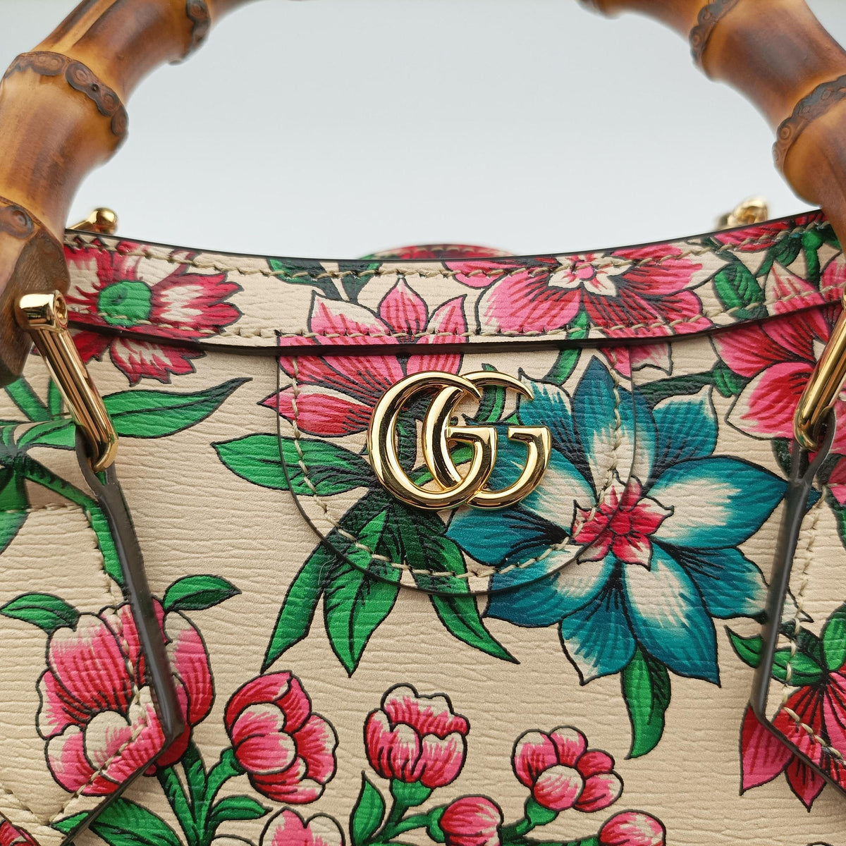 Vintage Gucci Diana Flower Pink x Multicolour Leather 707449 shoulderbag | stylenewstar