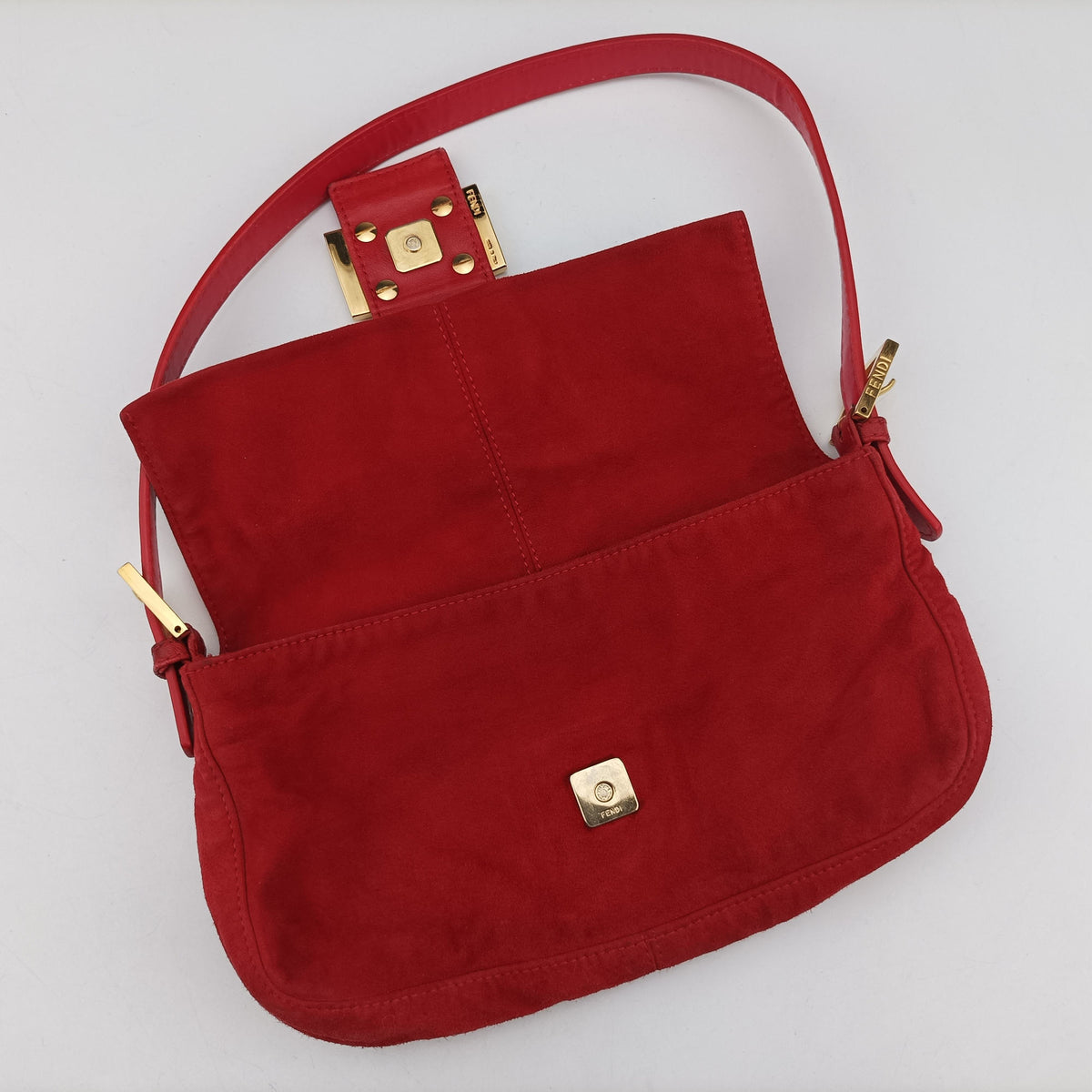 Secondhand Fendi Baguette Red suede 26424 handbag | stylenewstar