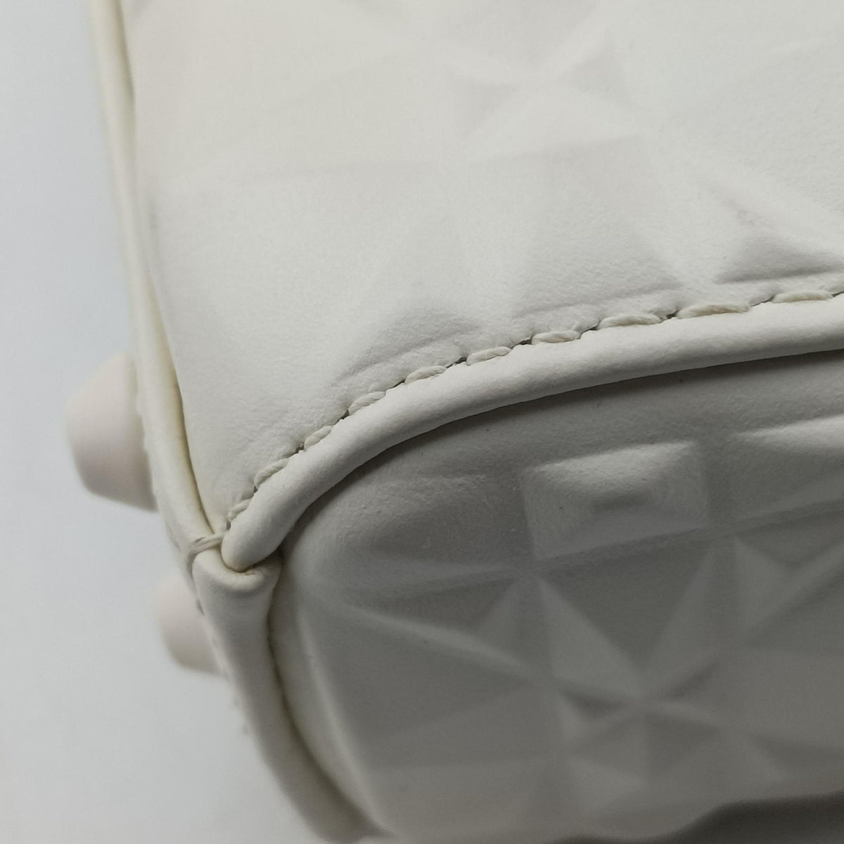 Vintage Christian Dior Lady Dior White leather  shoulderbag | stylenewstar