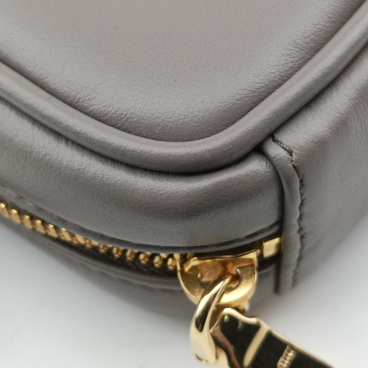 Secondhand Miu Miu Beau Micro Grey Leather  handbag | stylenewstar