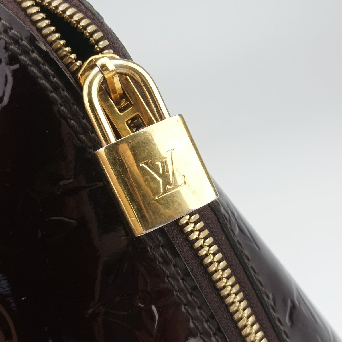 Pre-owned Louis Vuitton Alma PM Amarante Vernis M91691 handbag | stylenewstar