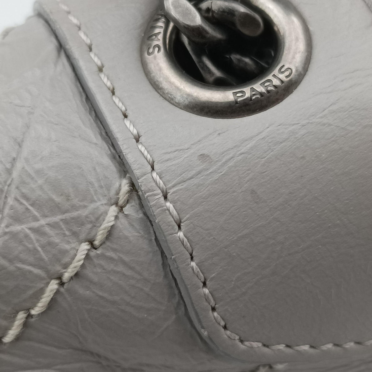 Pre-owned Yves Saint Laurent Niki Grey Leather 583108 shoulderbag | stylenewstar