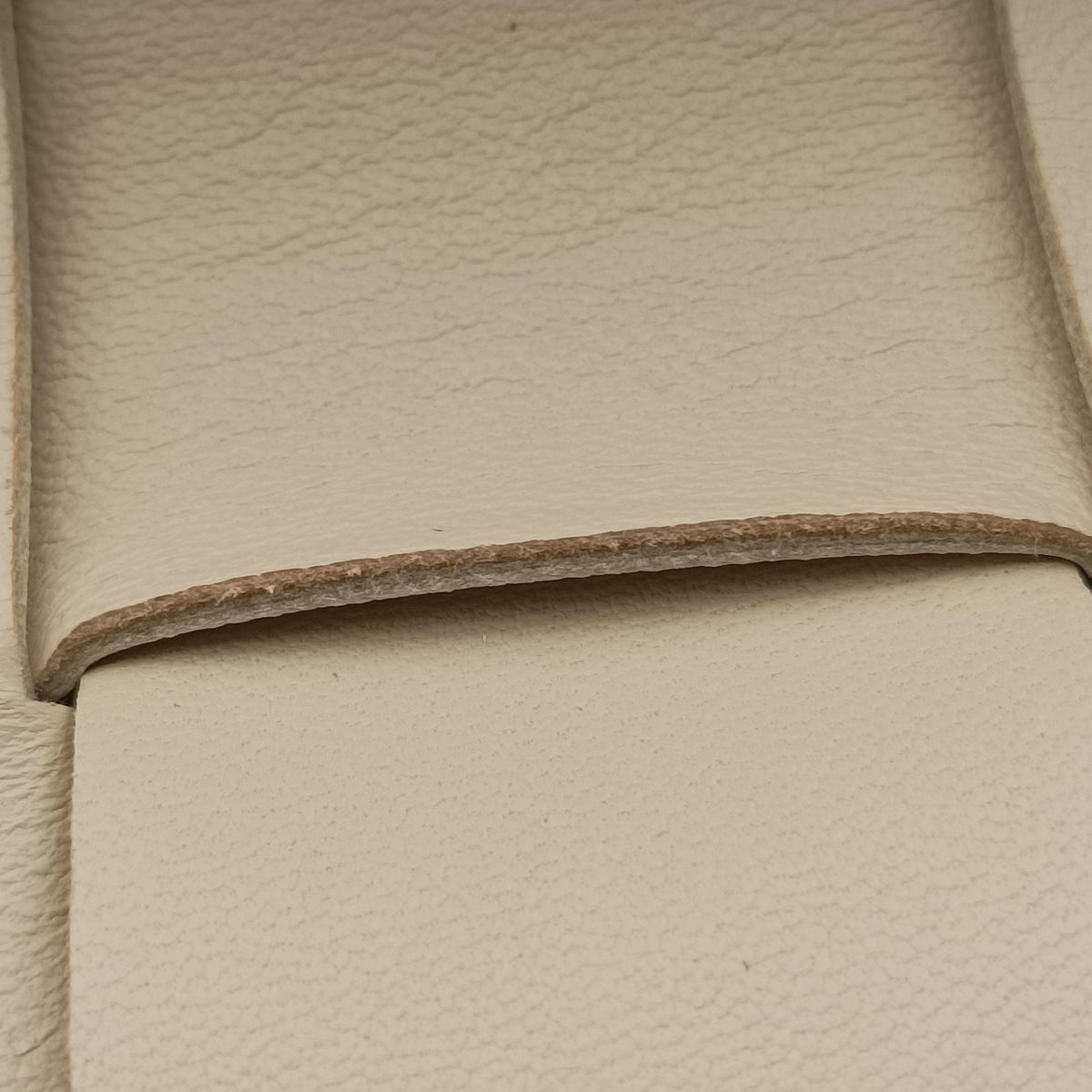 Secondhand Bottega Veneta candy cassette Beige lambskin  shoulderbag | stylenewstar