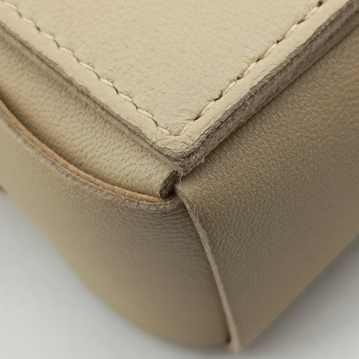 Secondhand Bottega Veneta candy cassette Beige lambskin  shoulderbag | stylenewstar