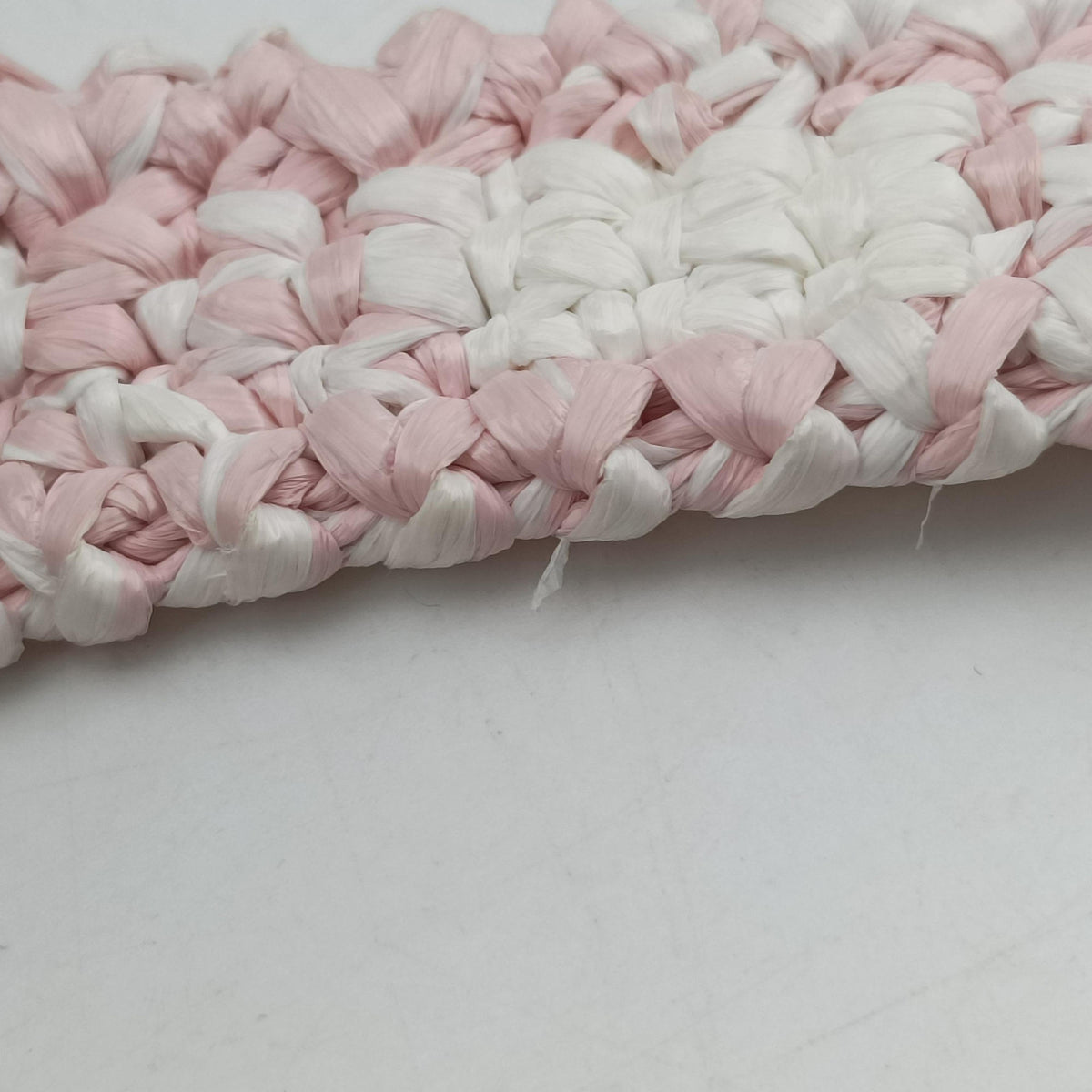 Secondhand Prada Effect Crochet Pink Raffia  shoulderbag | stylenewstar