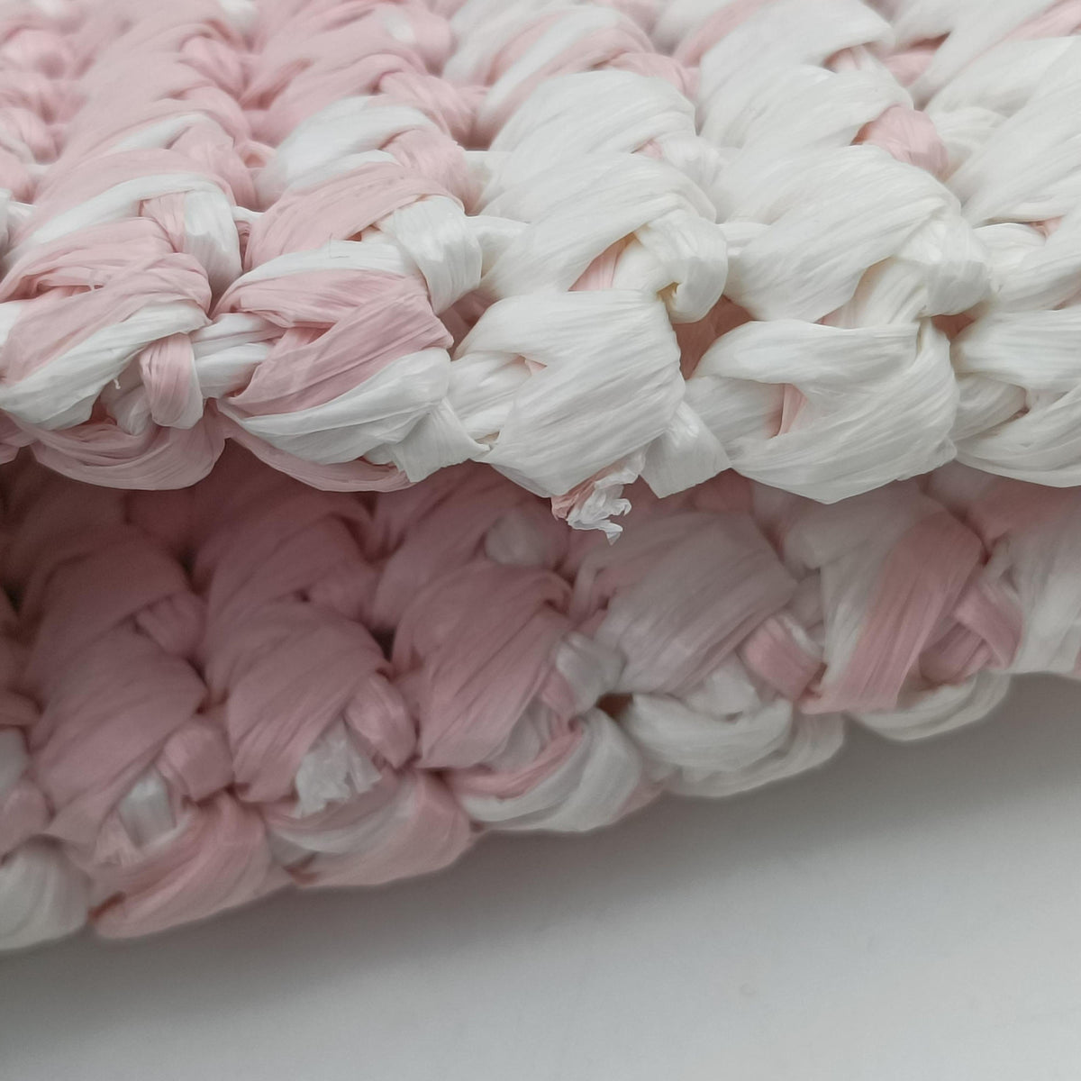 Secondhand Prada Effect Crochet Pink Raffia  shoulderbag | stylenewstar