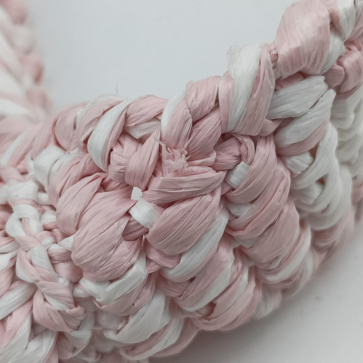 Secondhand Prada Effect Crochet Pink Raffia  shoulderbag | stylenewstar