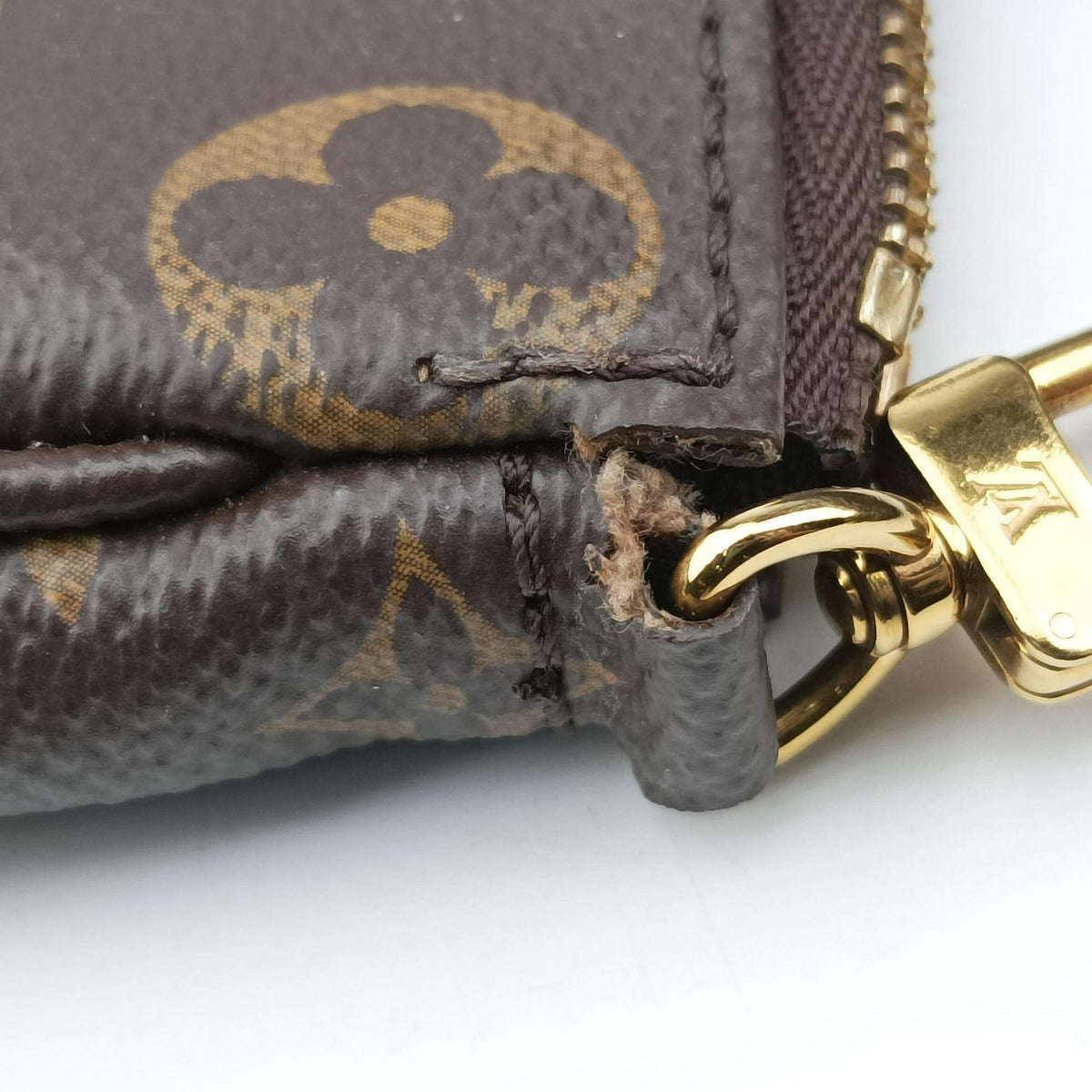 Pre-owned Louis Vuitton MULTI POCHETTE ACCESSOIRES brown×khaki Monogram Canvas M44813 shoulderbag | stylenewstar