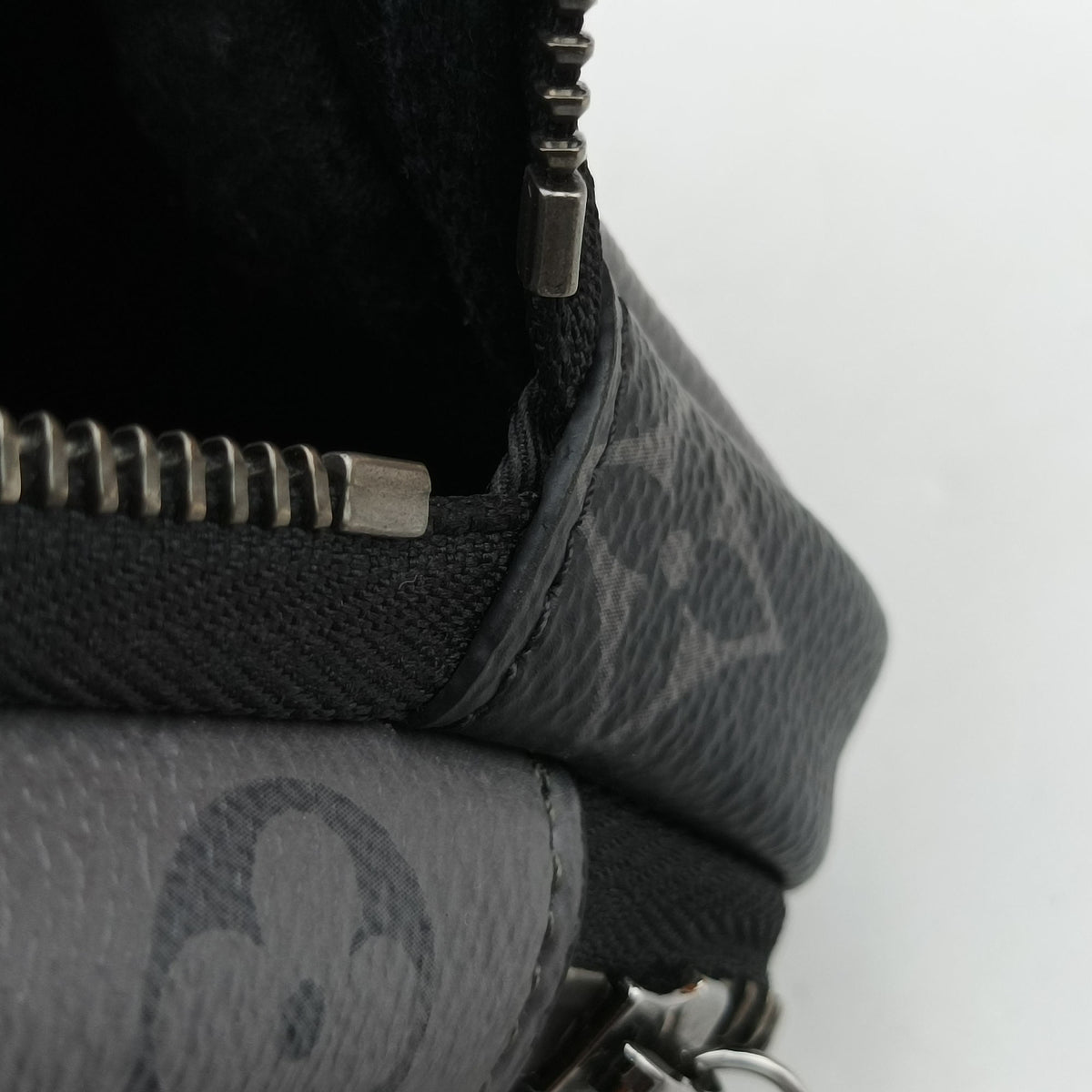 Vintage Louis Vuitton Double Phone Pouch GRIS x BLACK Monogram Eclipse Reverse M69534 crossbodybag | stylenewstar