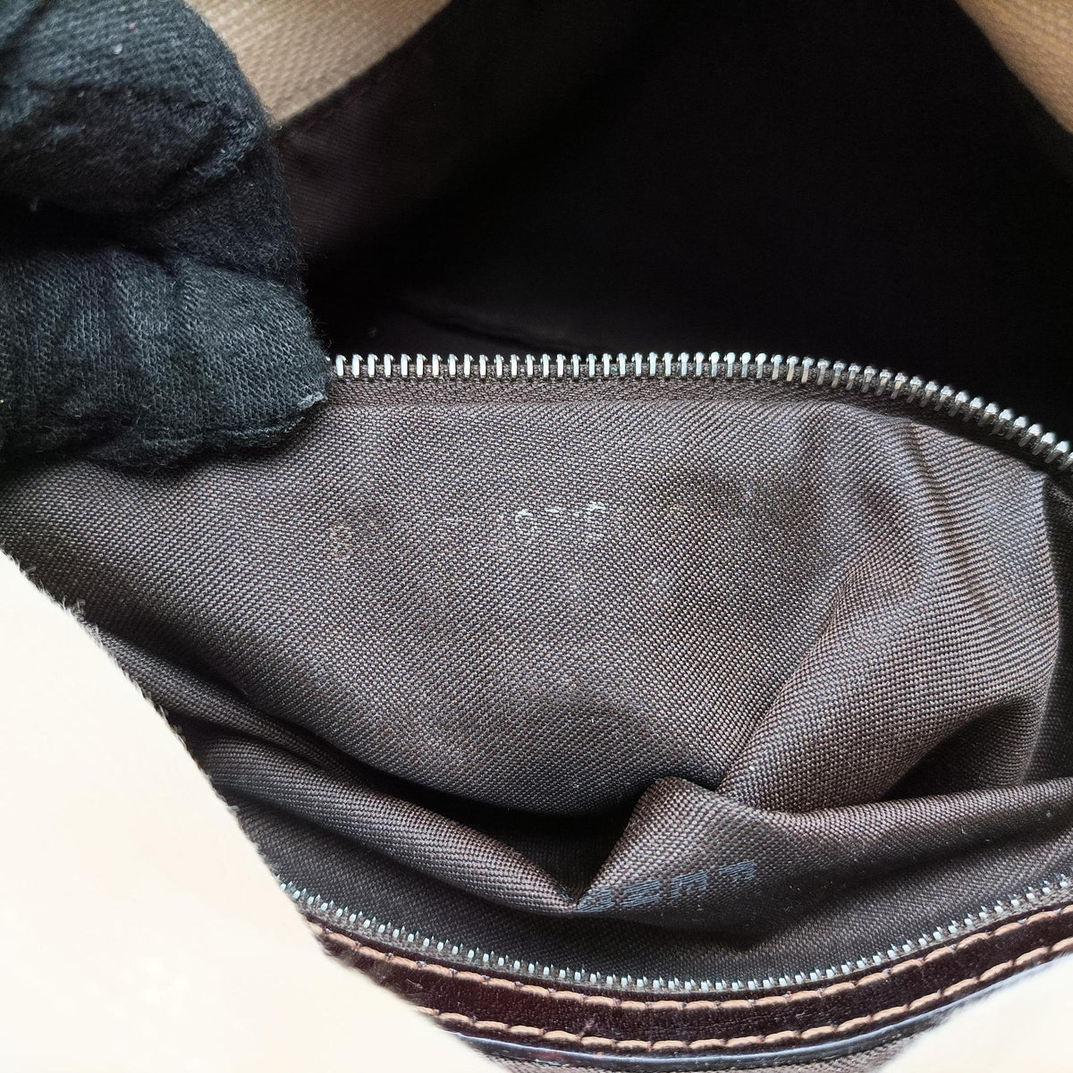 Pre-owned Fendi Zucca Beige Canvas  shoulderbag | stylenewstar