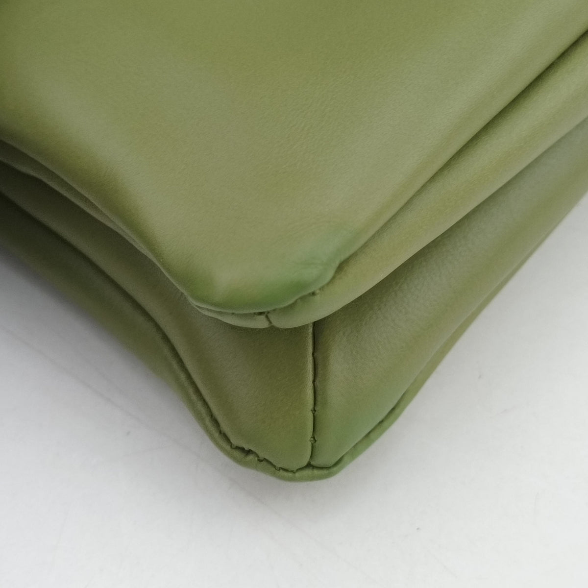 Pre-owned Bottega Veneta Baby Liberta Green Leather 826147V4SJ12498 shoulderbag | stylenewstar