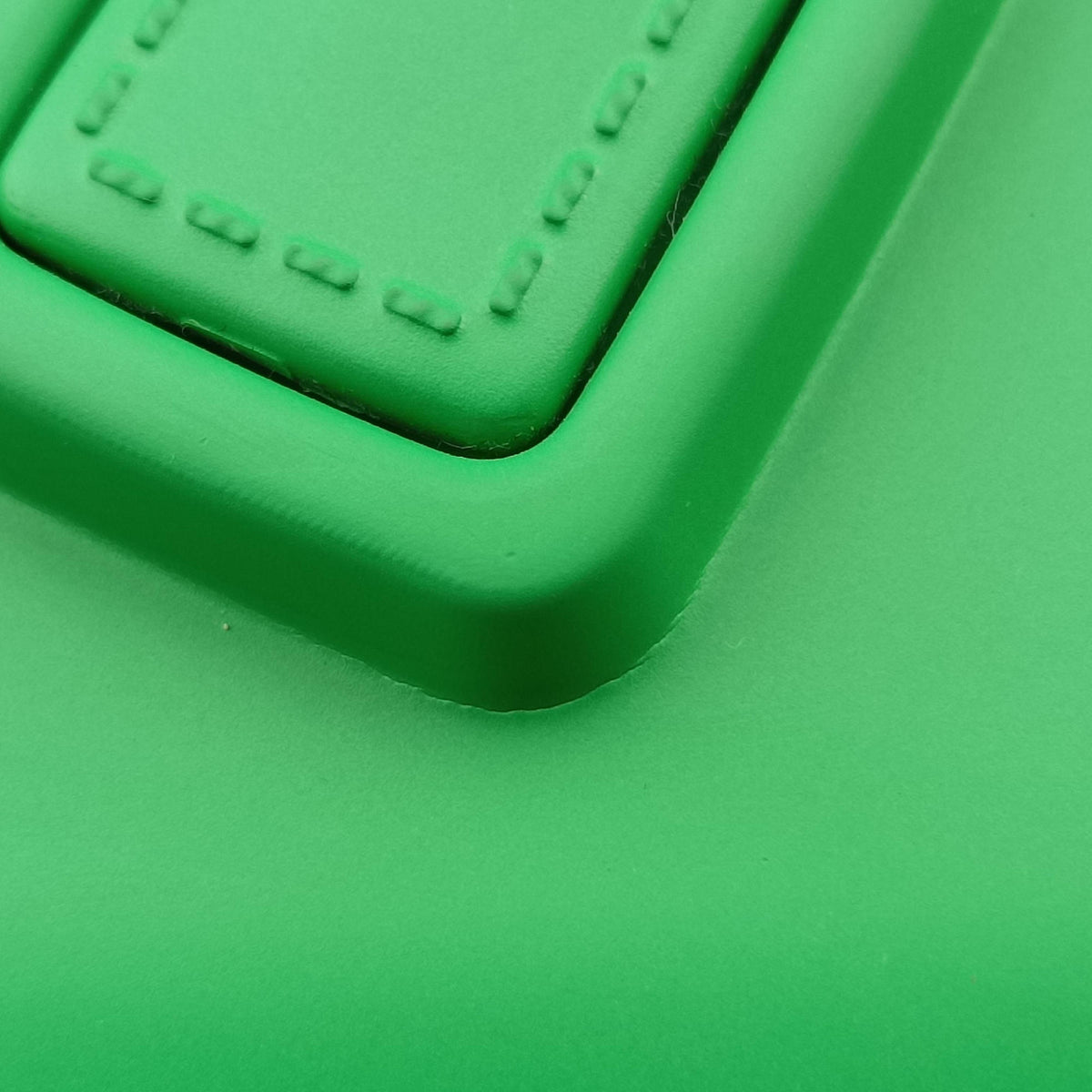 Secondhand Bottega Veneta The Arco Green Rubber  handbag | stylenewstar