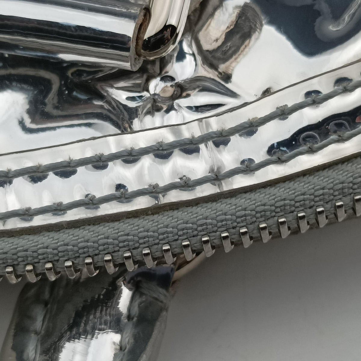 Pre-owned Louis Vuitton Lockit Silver Monogram Miroir M95449 handbag | stylenewstar
