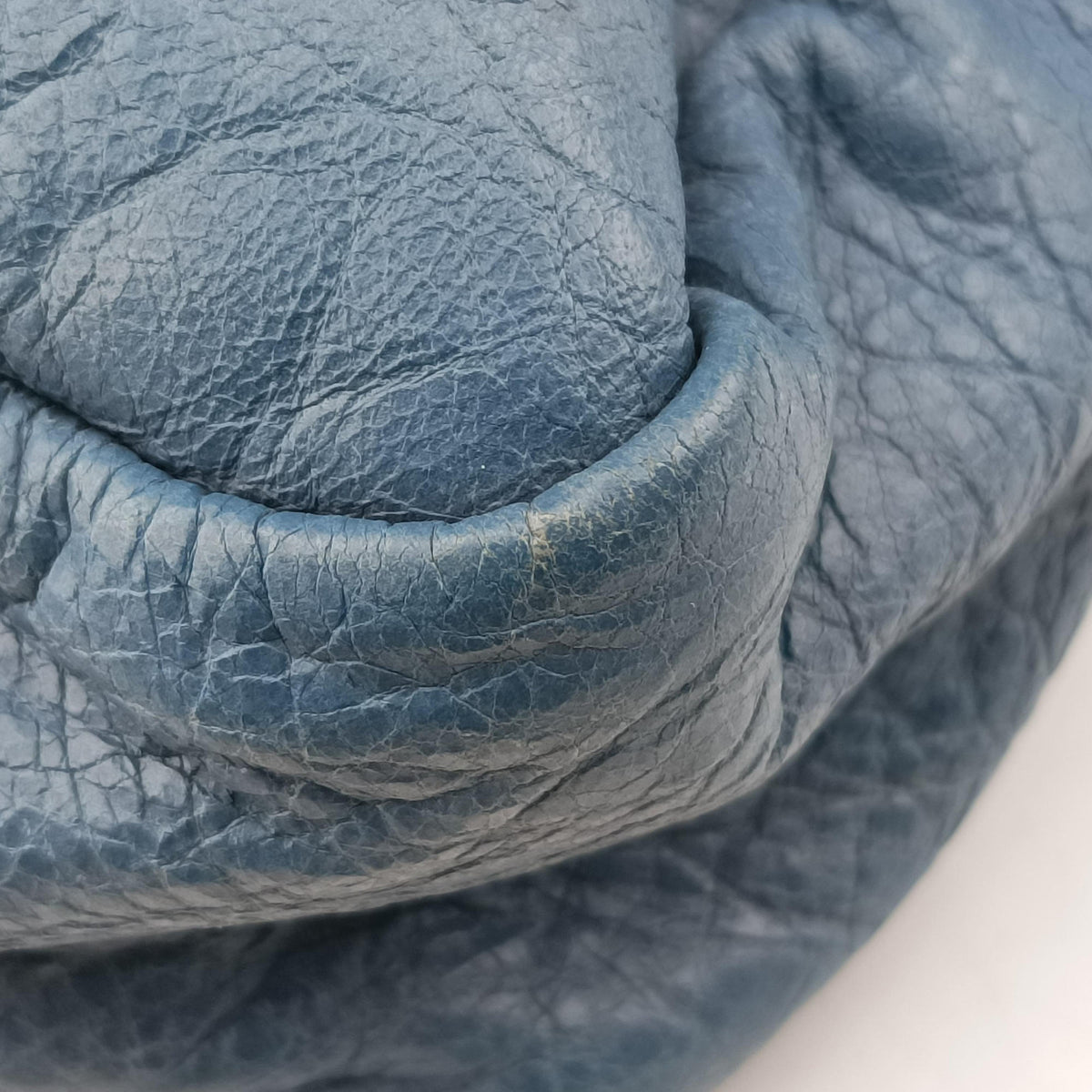 Pre-owned Balenciaga Giant City Blue lambskin  shoulderbag | stylenewstar