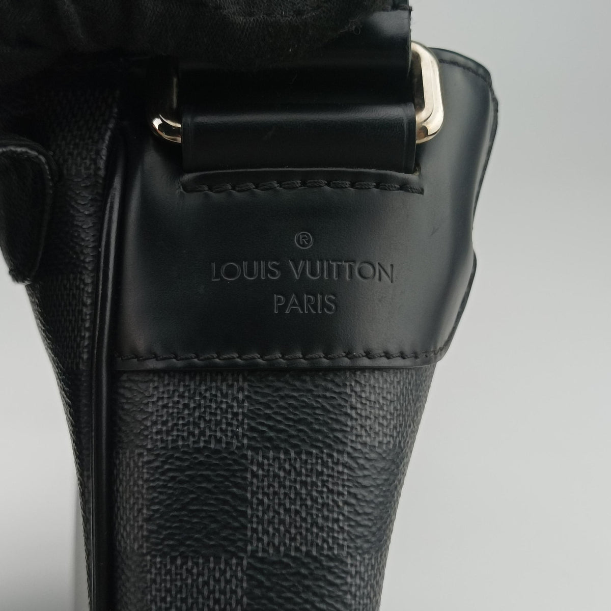 Pre-owned Louis Vuitton DANIEL MM Noir Damier GRAPHITE N58029 shoulderbag | stylenewstar