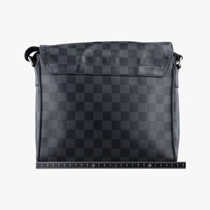 Pre-owned Louis Vuitton DANIEL MM Noir Damier GRAPHITE N58029 shoulderbag | stylenewstar