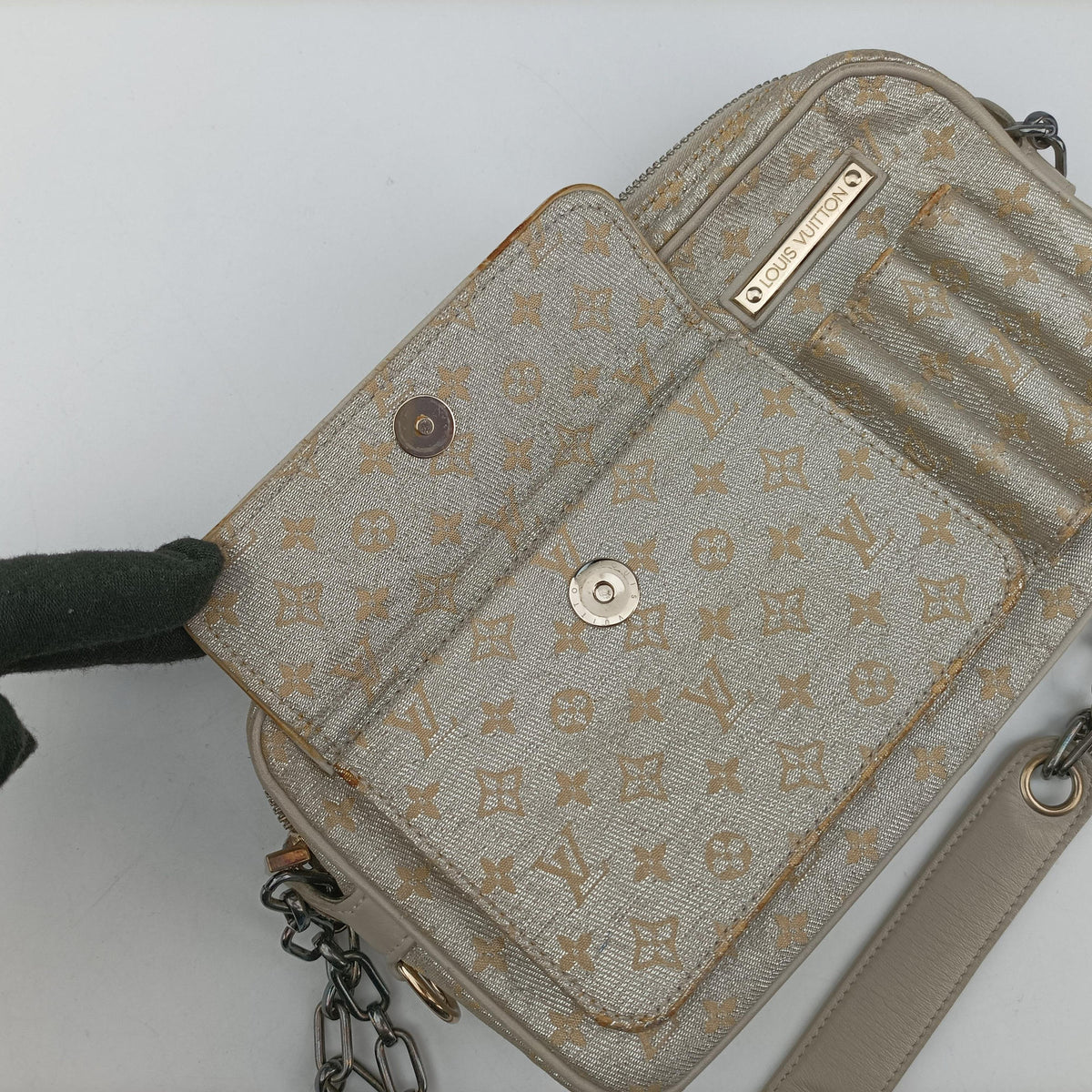 Pre-owned Louis Vuitton Shine McKenna Silver Monogram Shine M92362 shoulderbag | stylenewstar
