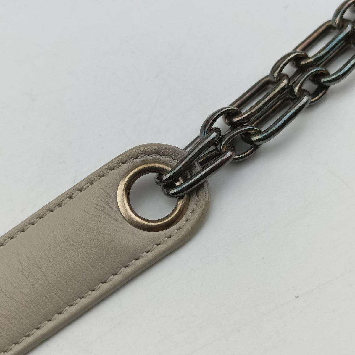 Pre-owned Louis Vuitton Shine McKenna Silver Monogram Shine M92362 shoulderbag | stylenewstar