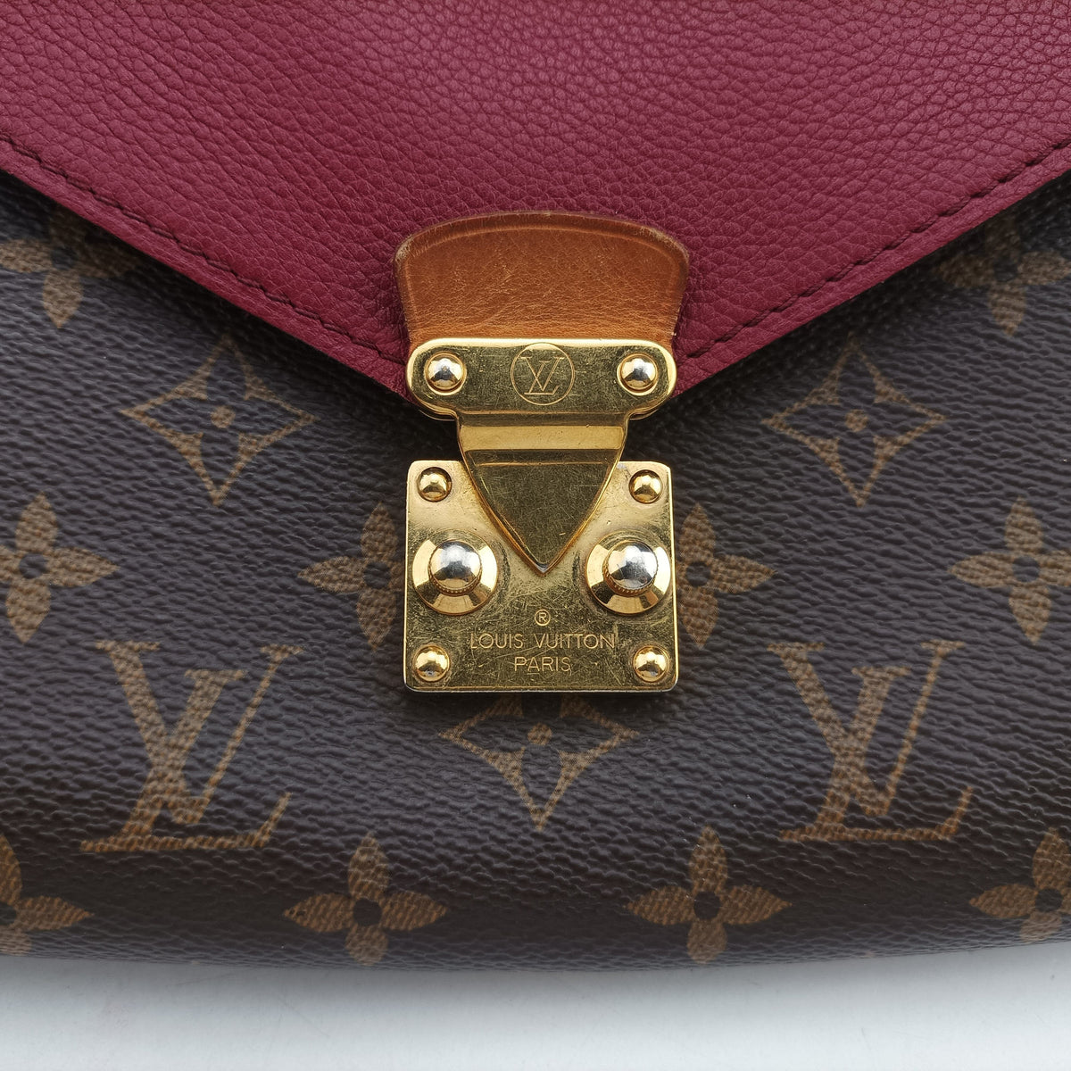 Secondhand Louis Vuitton Pallas Chain Brown x Aurore Monogram canvas M41200 shoulderbag | stylenewstar