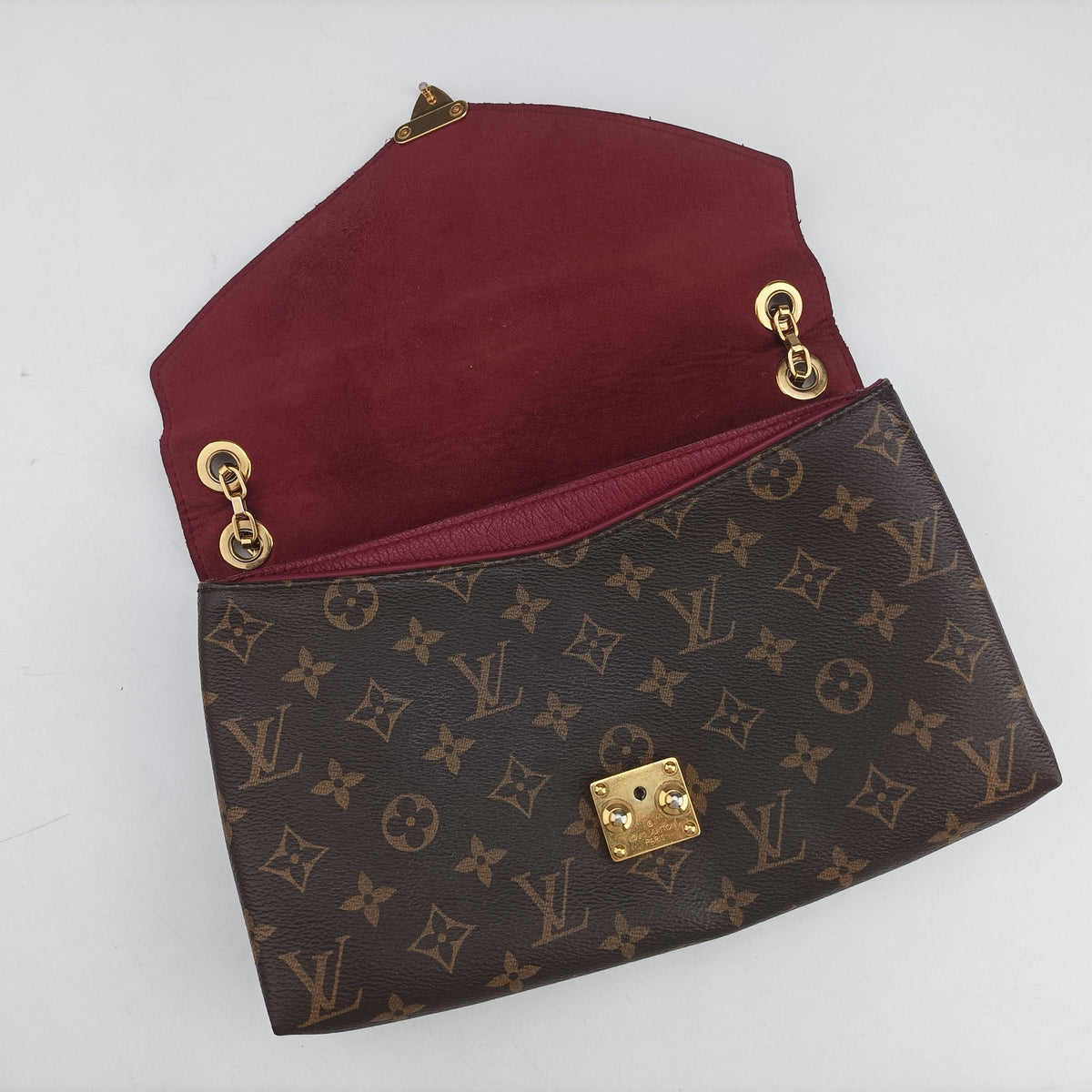 Secondhand Louis Vuitton Pallas Chain Brown x Aurore Monogram canvas M41200 shoulderbag | stylenewstar