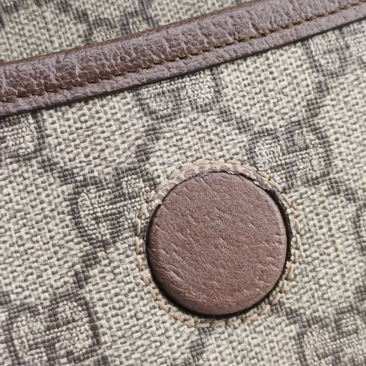 Secondhand Gucci NEO VINTAGE GG Supreme Beige×Brown PVC coated canvas×Leather 493930 bum bag/waist bag | stylenewstar