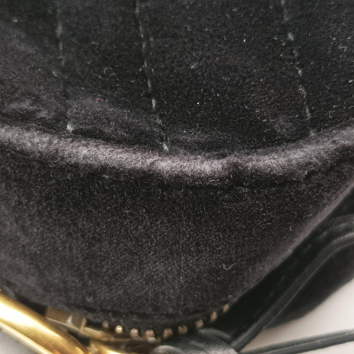 Pre-owned Gucci GG Marmont Black velour 447632 shoulderbag | stylenewstar