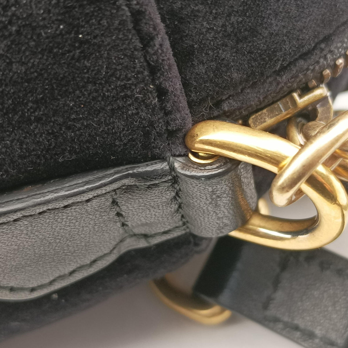 Pre-owned Gucci GG Marmont Black velour 447632 shoulderbag | stylenewstar