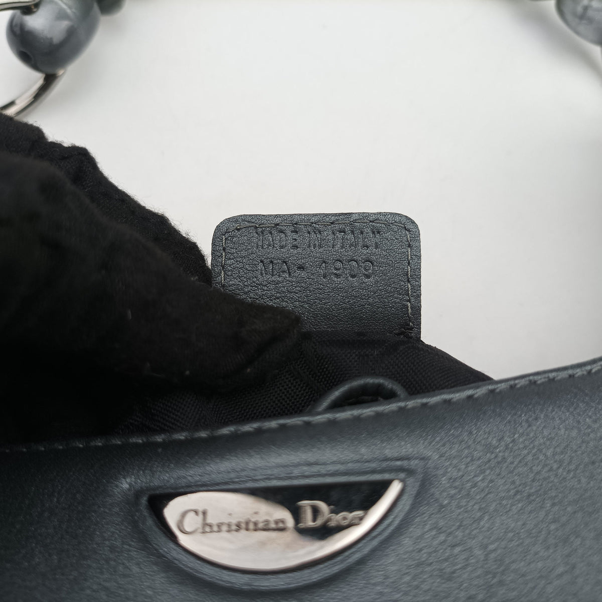Pre-owned Christian Dior Pearl Malice Hobo Grey Leather  handbag | stylenewstar