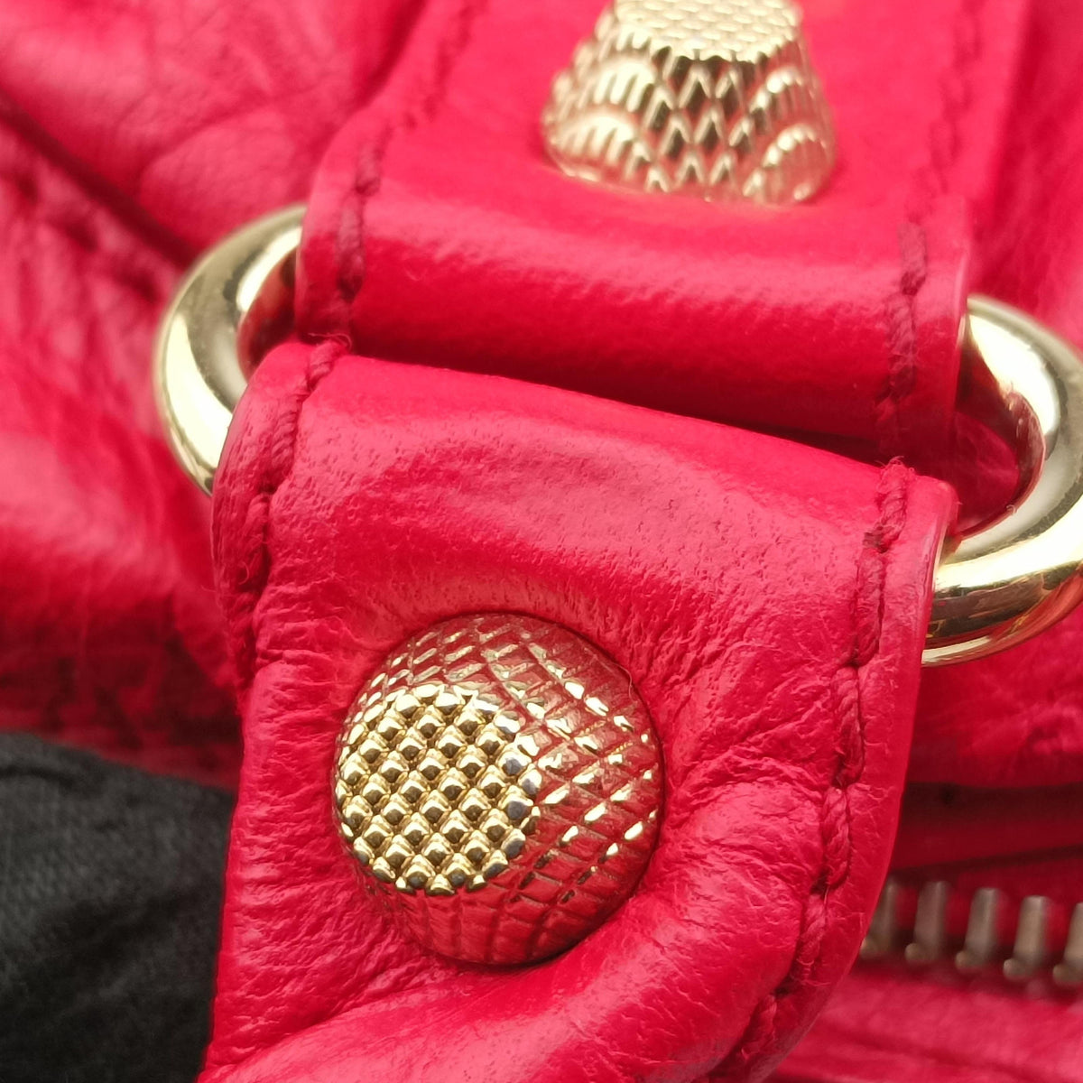 Pre-owned Balenciaga The Town Red lambskin  shoulderbag | stylenewstar