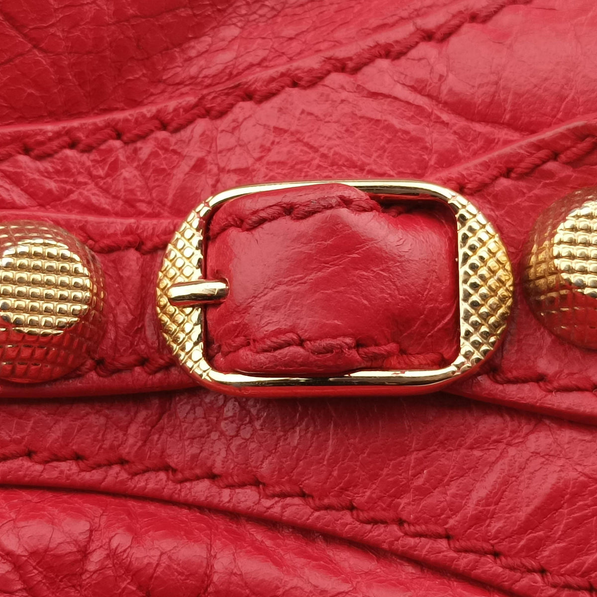 Pre-owned Balenciaga The Town Red lambskin  shoulderbag | stylenewstar