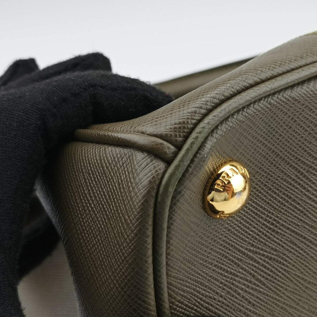 Vintage Prada Galleria Green SAFFIANO Leather B2274C handbag | stylenewstar