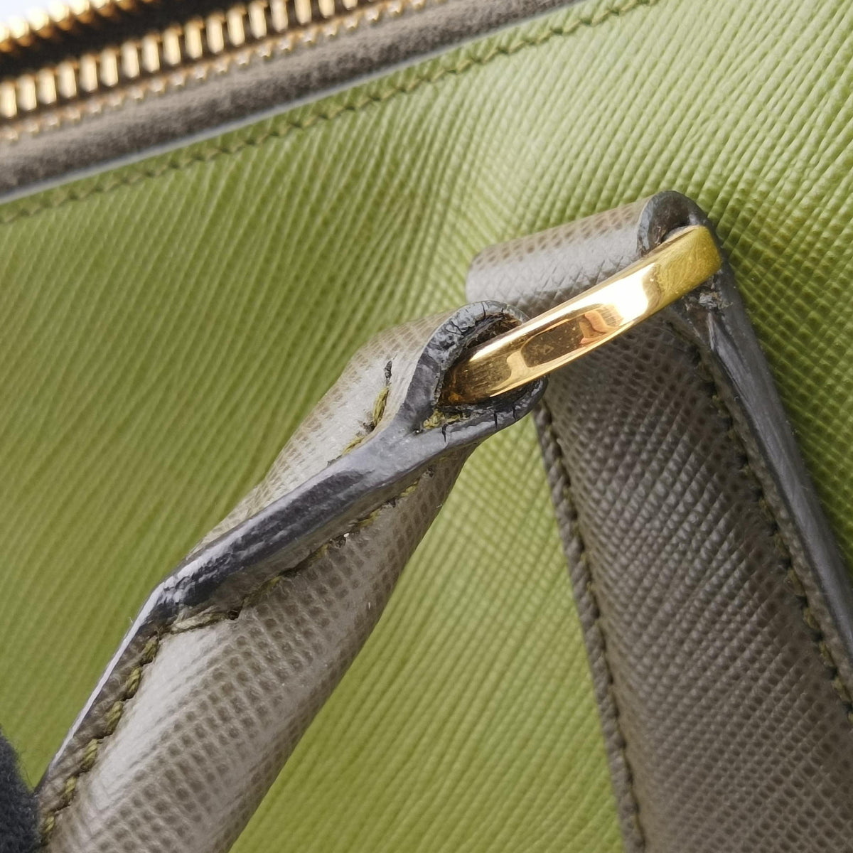 Vintage Prada Galleria Green SAFFIANO Leather B2274C handbag | stylenewstar