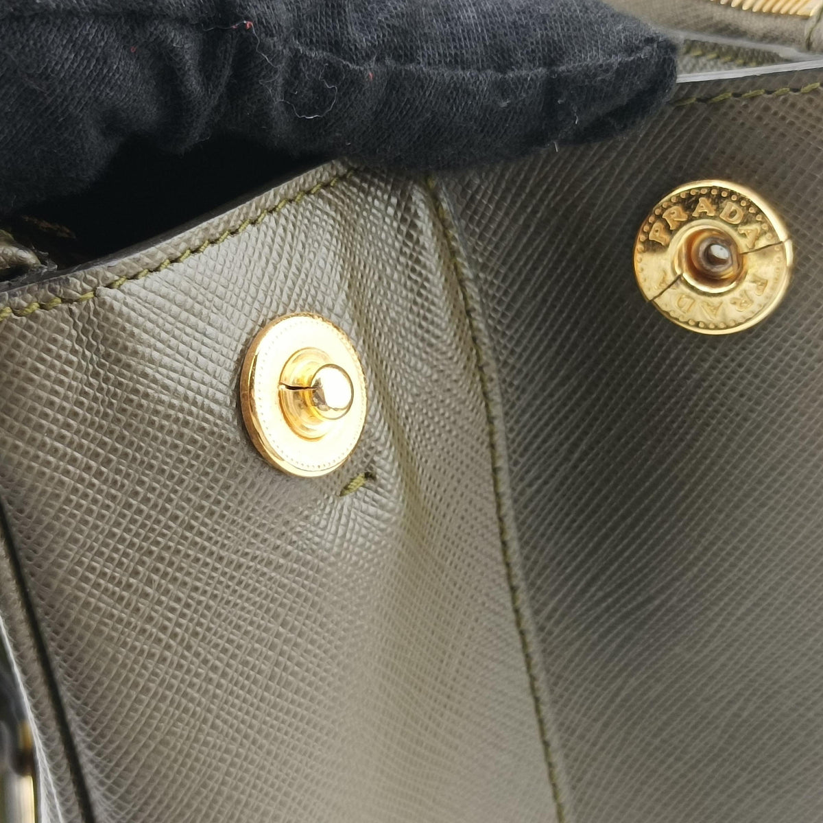 Vintage Prada Galleria Green SAFFIANO Leather B2274C handbag | stylenewstar