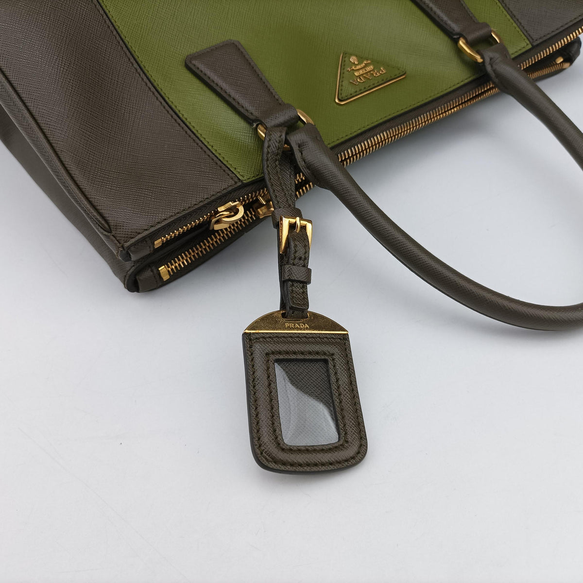 Vintage Prada Galleria Green SAFFIANO Leather B2274C handbag | stylenewstar