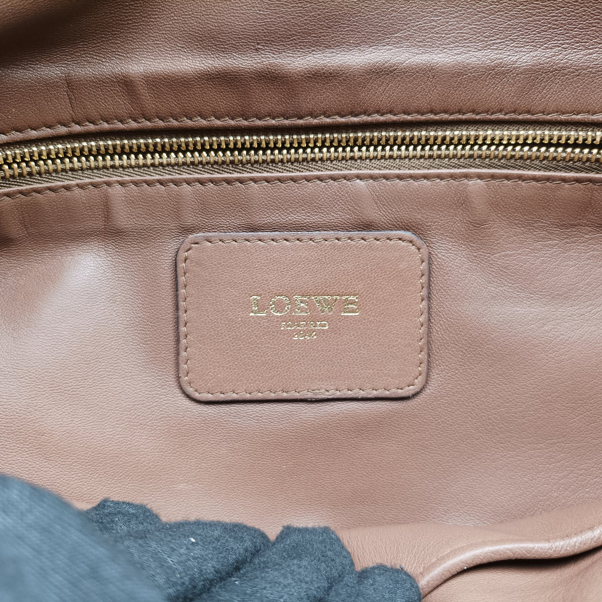 Pre-owned Loewe Messenger Brown Leather  shoulderbag | stylenewstar