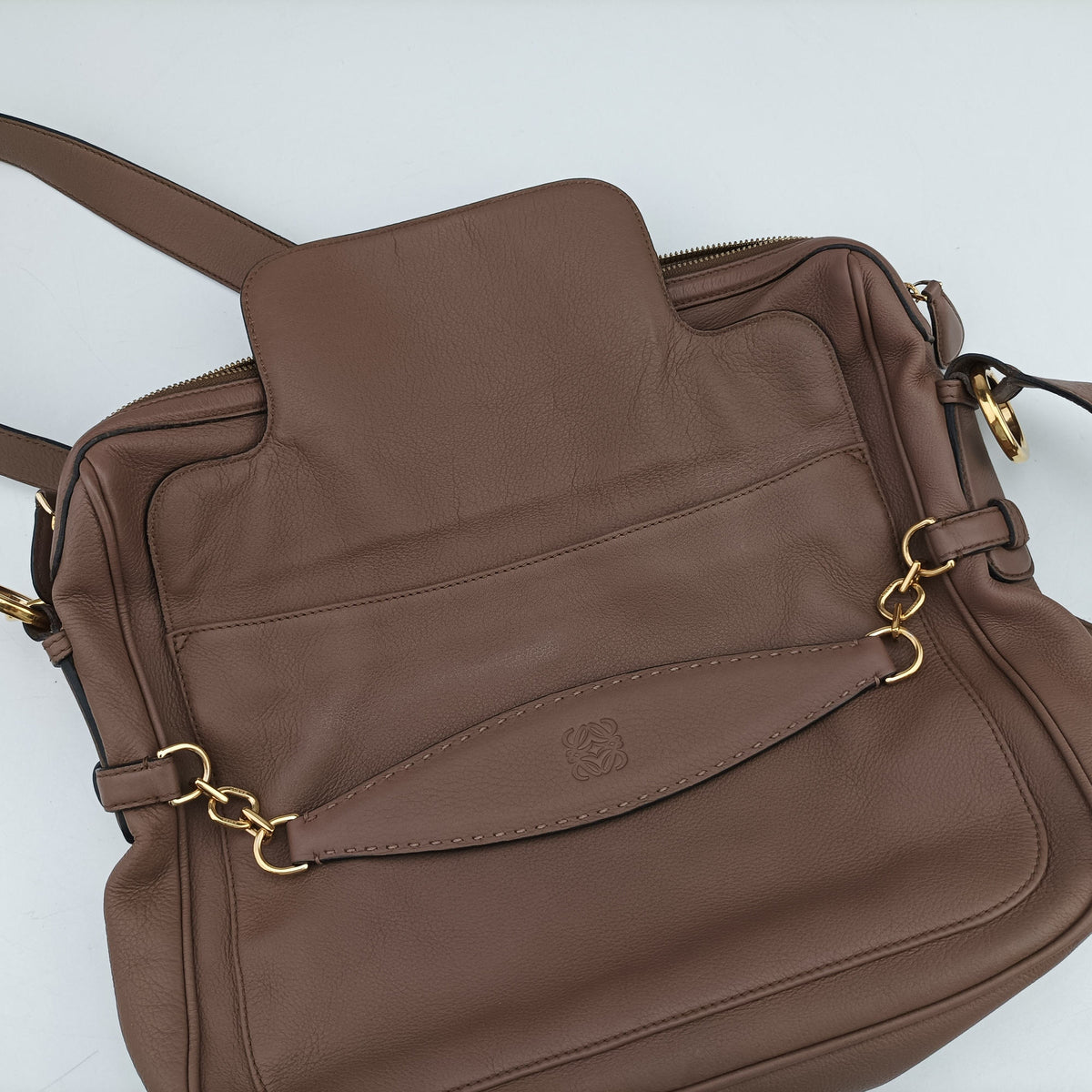 Pre-owned Loewe Messenger Brown Leather  shoulderbag | stylenewstar