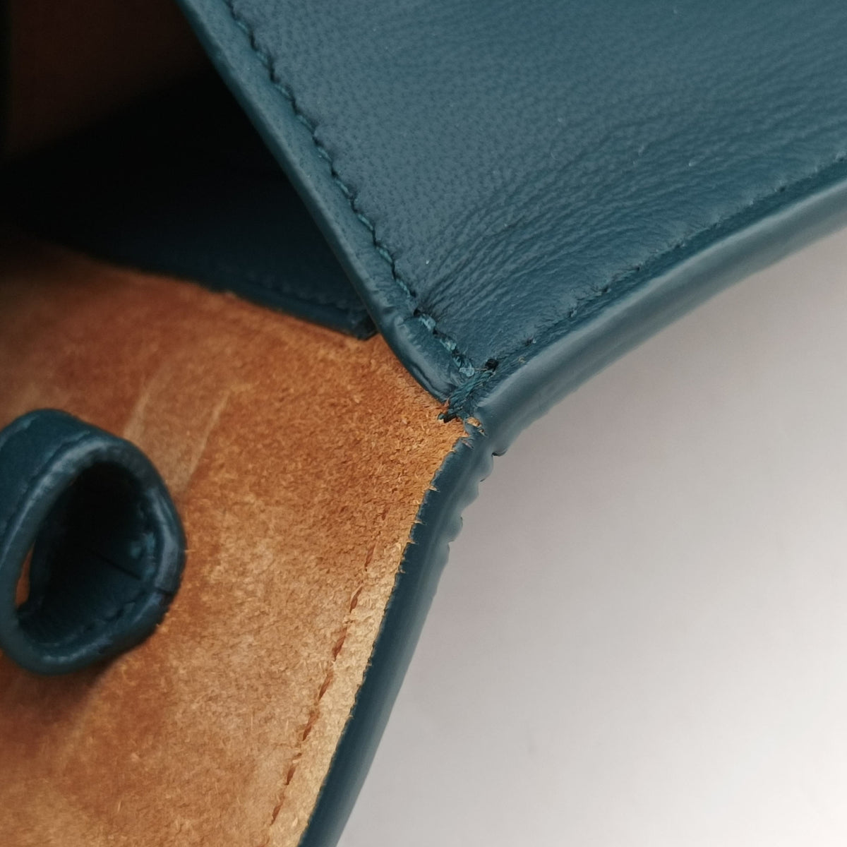 Pre-owned Bottega Veneta Cassette Green Blue lambskin  shoulderbag | stylenewstar