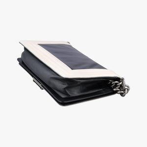 Pre-owned Chanel BOY CHANEL Black×white Leather A66712 shoulderbag | stylenewstar