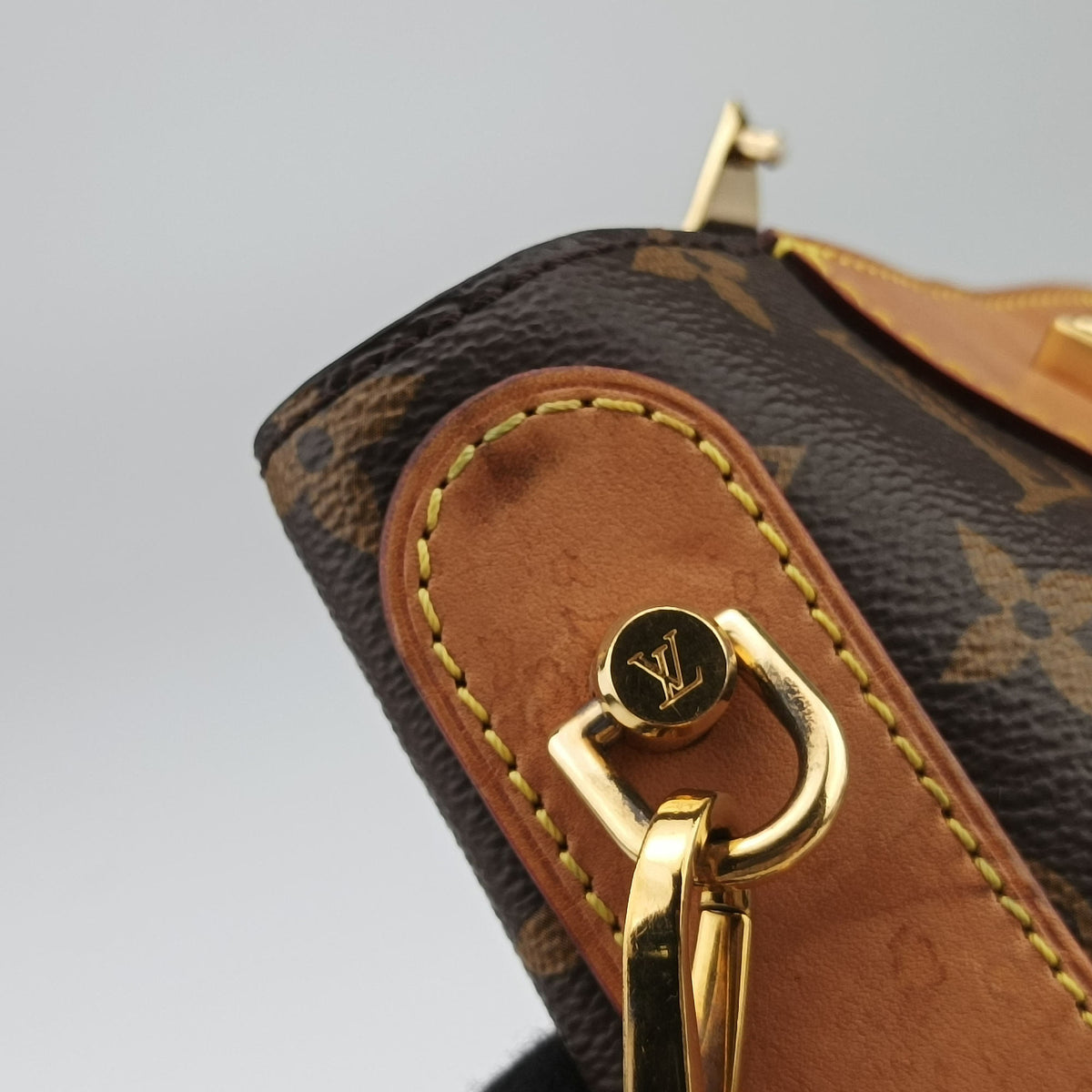 Pre-owned Louis Vuitton DUFFLE brown Monogram Canvas M43587 shoulderbag | stylenewstar