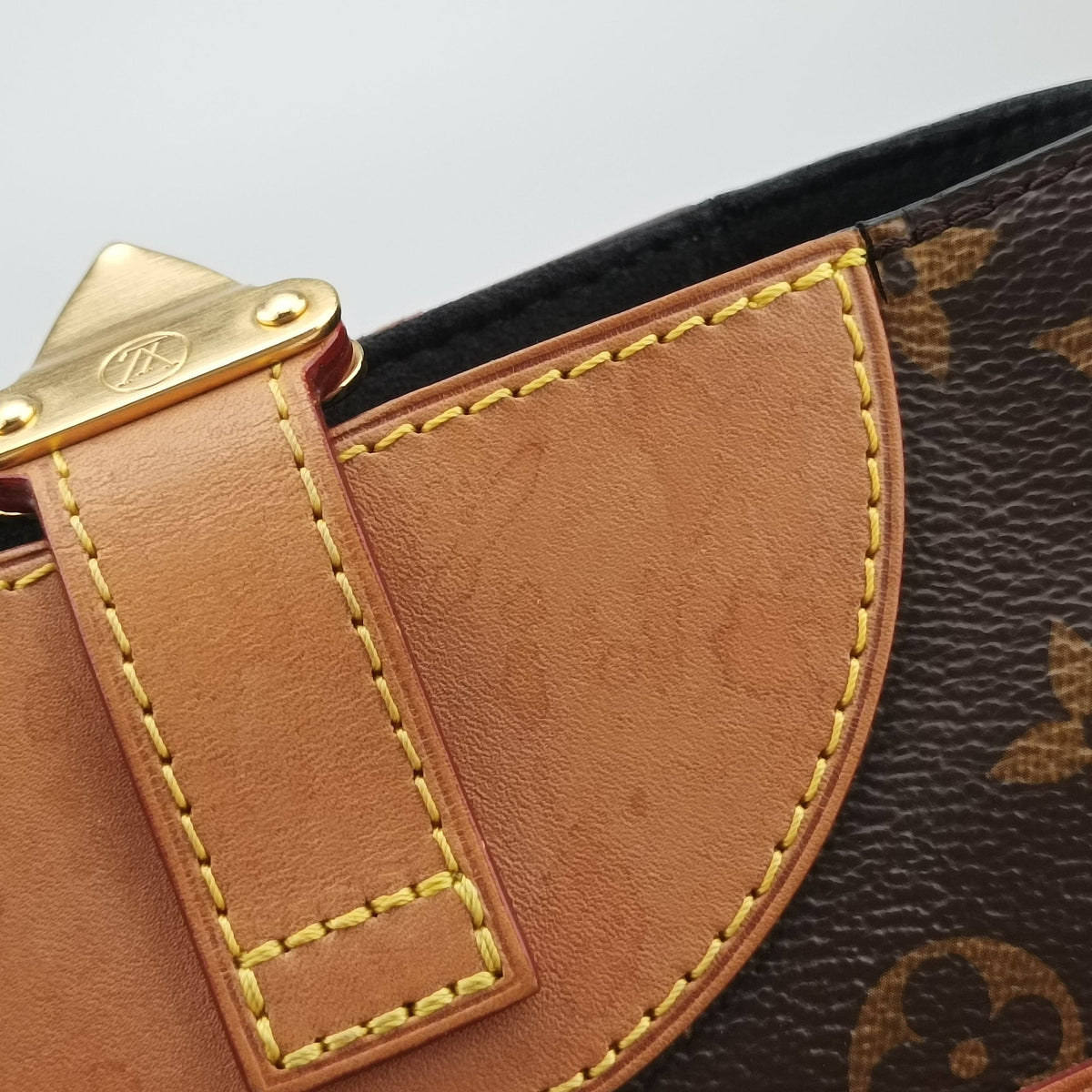 Pre-owned Louis Vuitton DUFFLE brown Monogram Canvas M43587 shoulderbag | stylenewstar